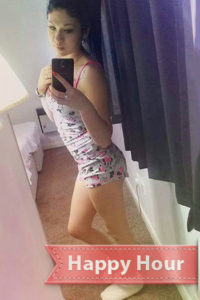 Berliner Escort Teenie Anfängermodell Polly will alle Sex Phantasien ausleben